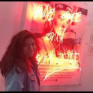 Meet your Posher, Abril